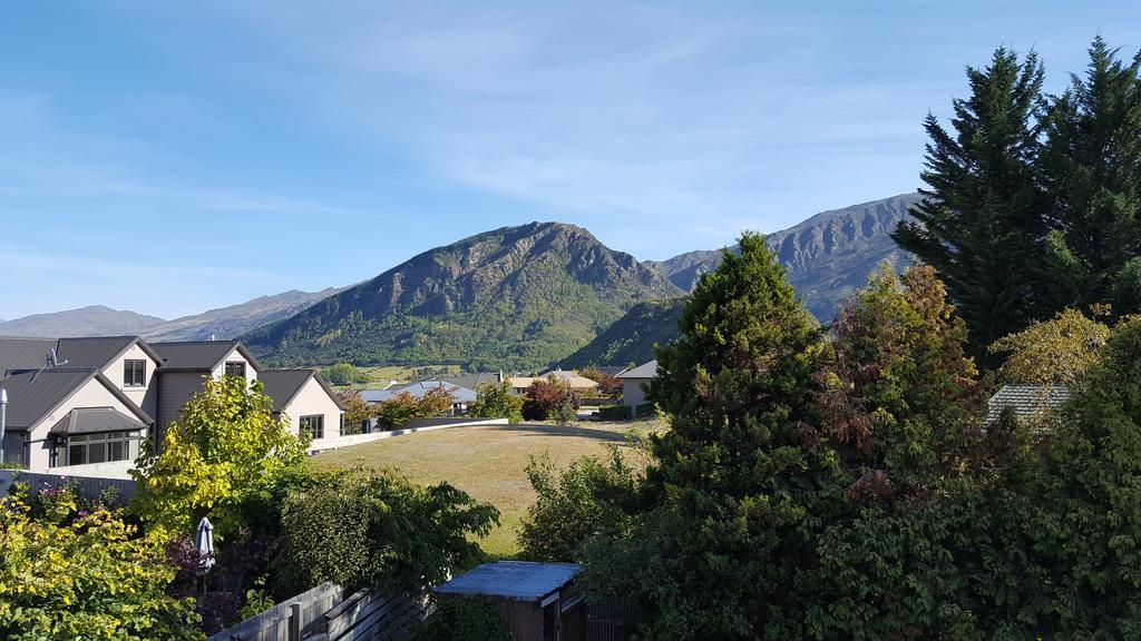 Purple House Hotel Arrowtown Bagian luar foto