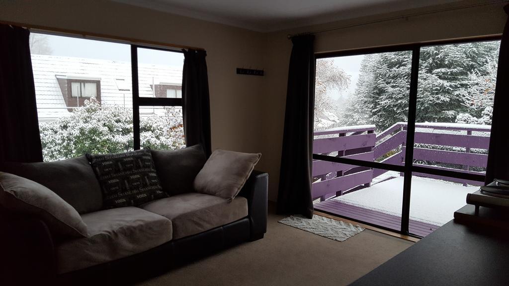 Purple House Hotel Arrowtown Bagian luar foto